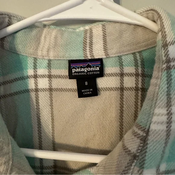 Patagonia Mint and Beige‎ Plaid Shirt (A2-19) - Picture 3 of 3